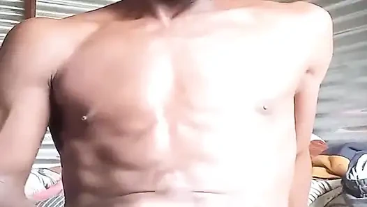 Azgın adam boşalana kadar büyük zenci yarağıyla mastürbasyon yapıyor