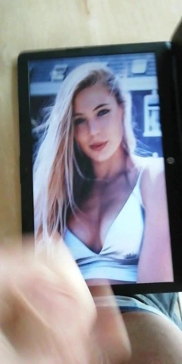 Jutta Leerdam Cumtribute