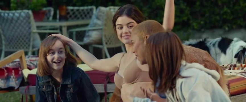 Lucy Hale, Alexandra Shipp, Kathryn Prescott, Awkwafina -Dud