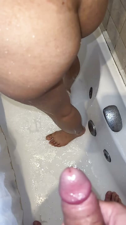 pissing from stepbrother after a very good fuck in shower! i don't see that coming..