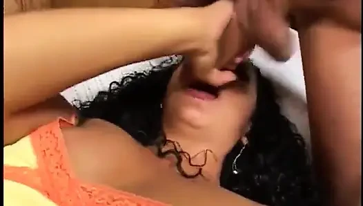 Aksi 3 kontol besar gadis remaja rambut cokelat dengan toket kecil