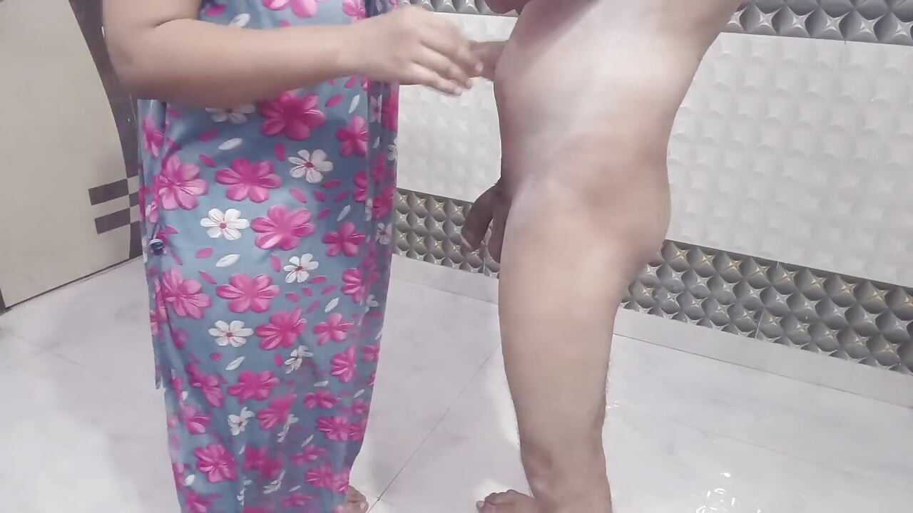 Desi Bhabhi Ka Secret Bathroom Mms - Blowjob & Hard Doggy Chudai Hindi Audio