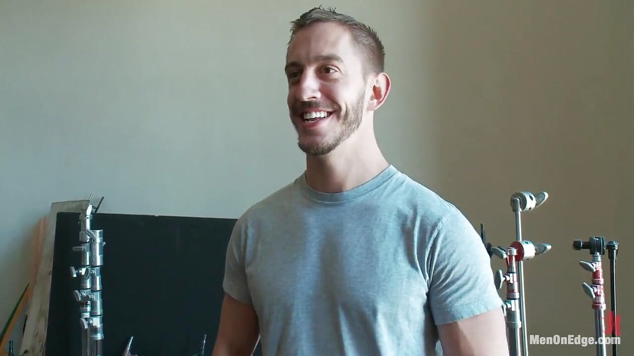 Primul videoclip al lui Bryan Cole!