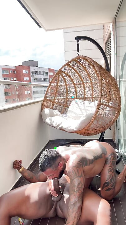Colombian Body Builder Flip Fucking with Big Black Cock American Zaddy