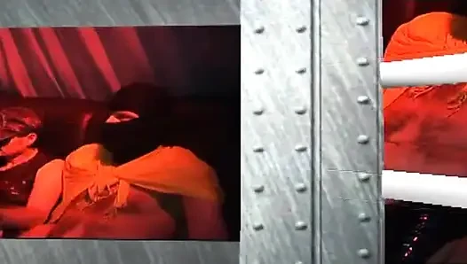 Sarışın hatun vahşi kulüp grup sekste azgın kalabalık tarafından grup seks yapıyor