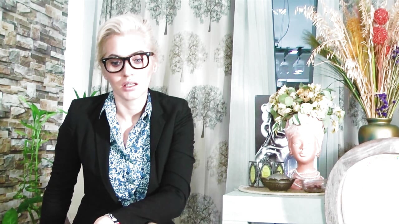 She Wolf styvmamma transformation (ocensurerad)