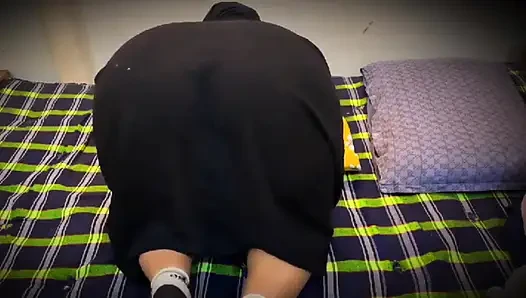 Pertunjukan live ibu tiri muslim arab dengan pantat bahenol dan toket besar!