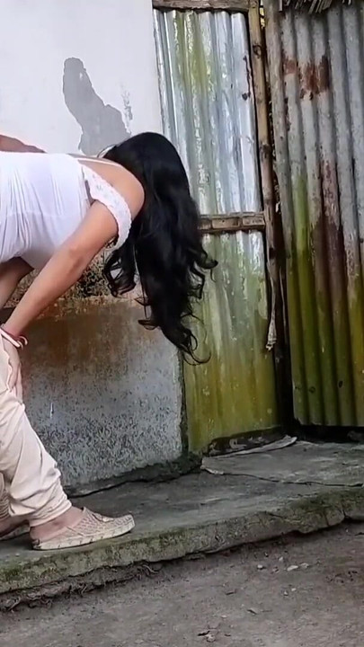 Zapanjujući trenutak iz "Girl sex By Local Boy ( Official Video By Villagesex91 )"