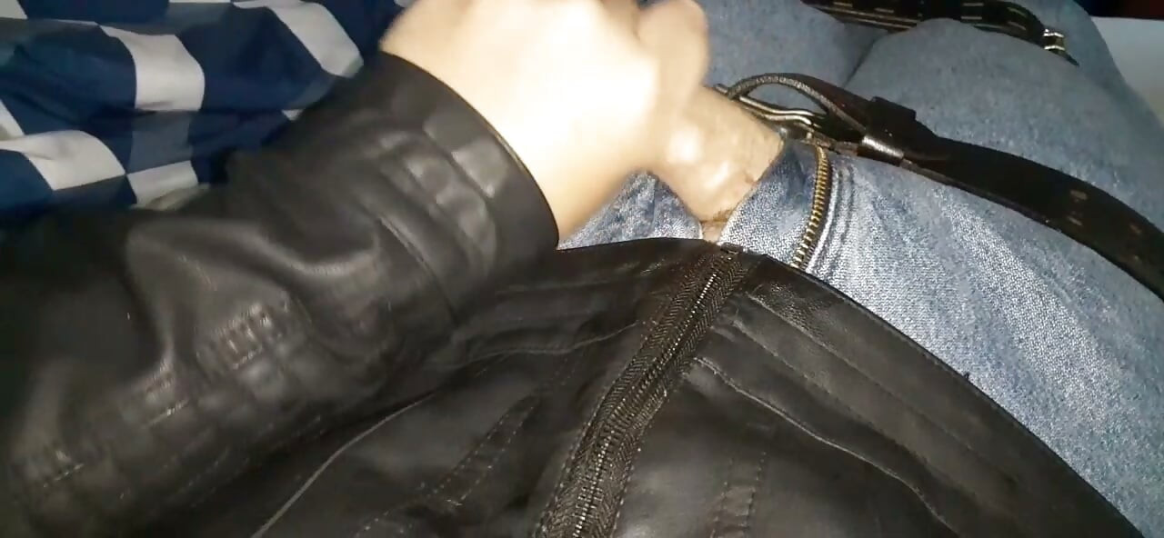 Solo edging on new leather