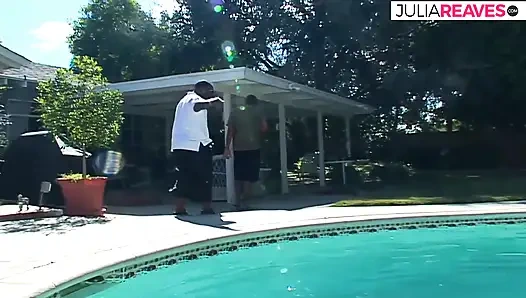 Gadis panas menunggangi kontol hitam besar di sofa ke mulut mani muncrat