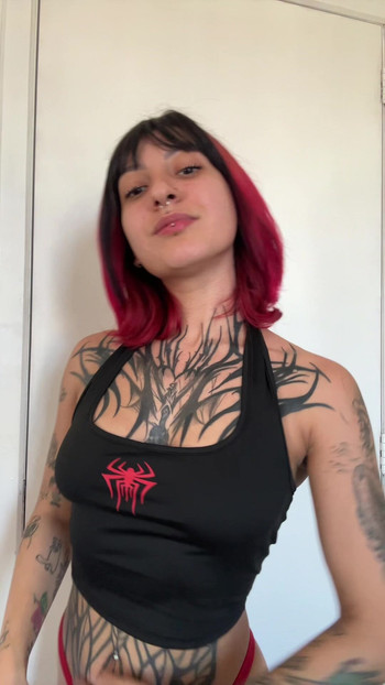 Awek Brazil dengan punggung besar menari funk