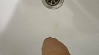 Jerk off at work in the sink