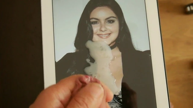 Ariel Winter cumtribute - september 2016