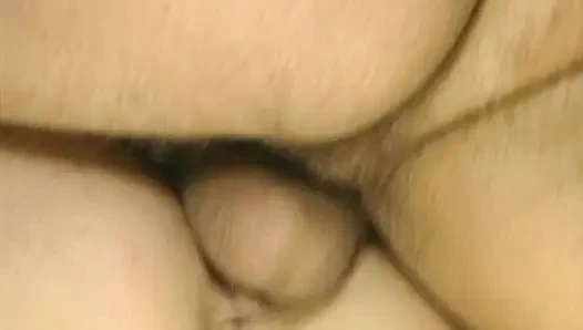 Heiße blonde deutsche schlampen teilen sich große schwänze im klassischen vierer