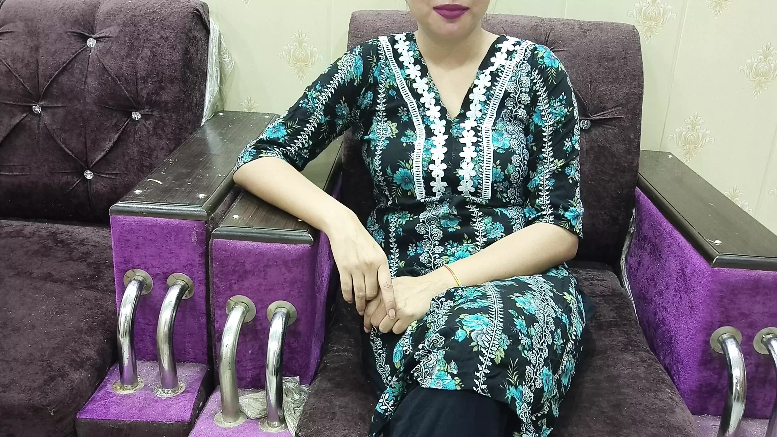 Jiju chut fadne ka irada hai kya，jija saali最好的印度性爱视频下面有清晰的印地语