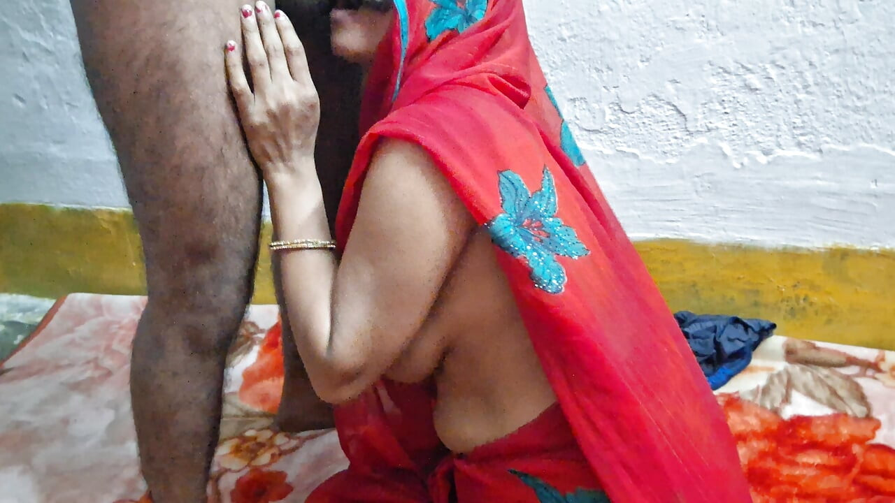 İri göğüslü azgın üvey kız kardeş üvey erkek kardeşi tarafından sikiliyor