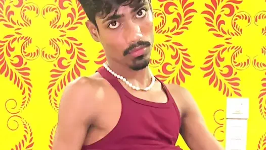 Uzun bir aradan sonra çay için bir arkadaşımın evine gittim. Arkadaşım bana çay iç dedikten sonra istediği gibi sikti.