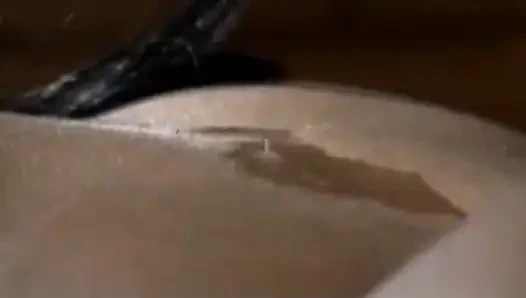 Зрелая блондинка глубоко заглатывает большой черный член на бурном кастинге