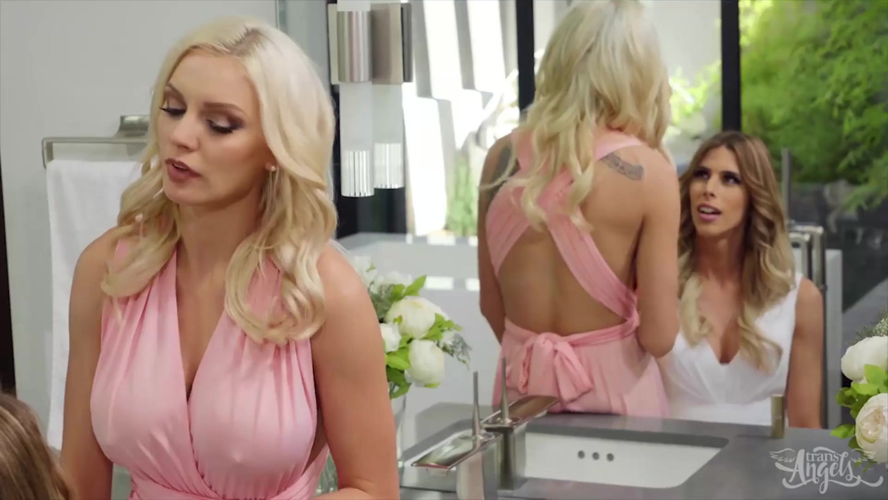 浮気妻ケイシー・キスがケンジー・テイラーのまんこをファック