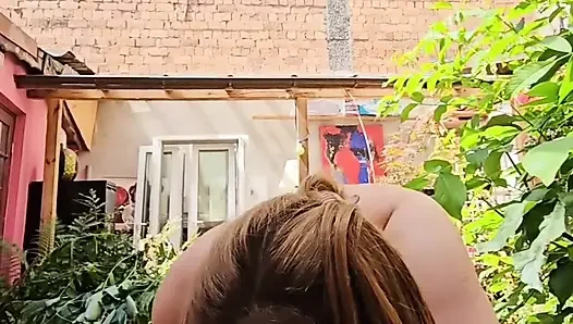 Arka bahçede sakso