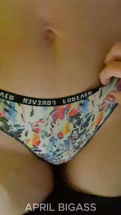 Bertiga kencing di jalan-jalan di Argentina, Mar Del Plata, 2 pelacur bersama!! Si sundal dan kotor