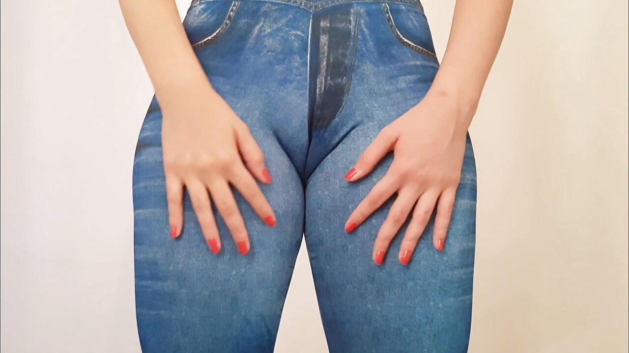 Hot girl thử quần legging thể dục