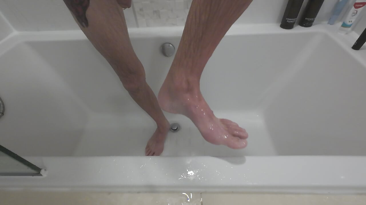 I Need A Foot Slave To Worship My Size 10 Feet