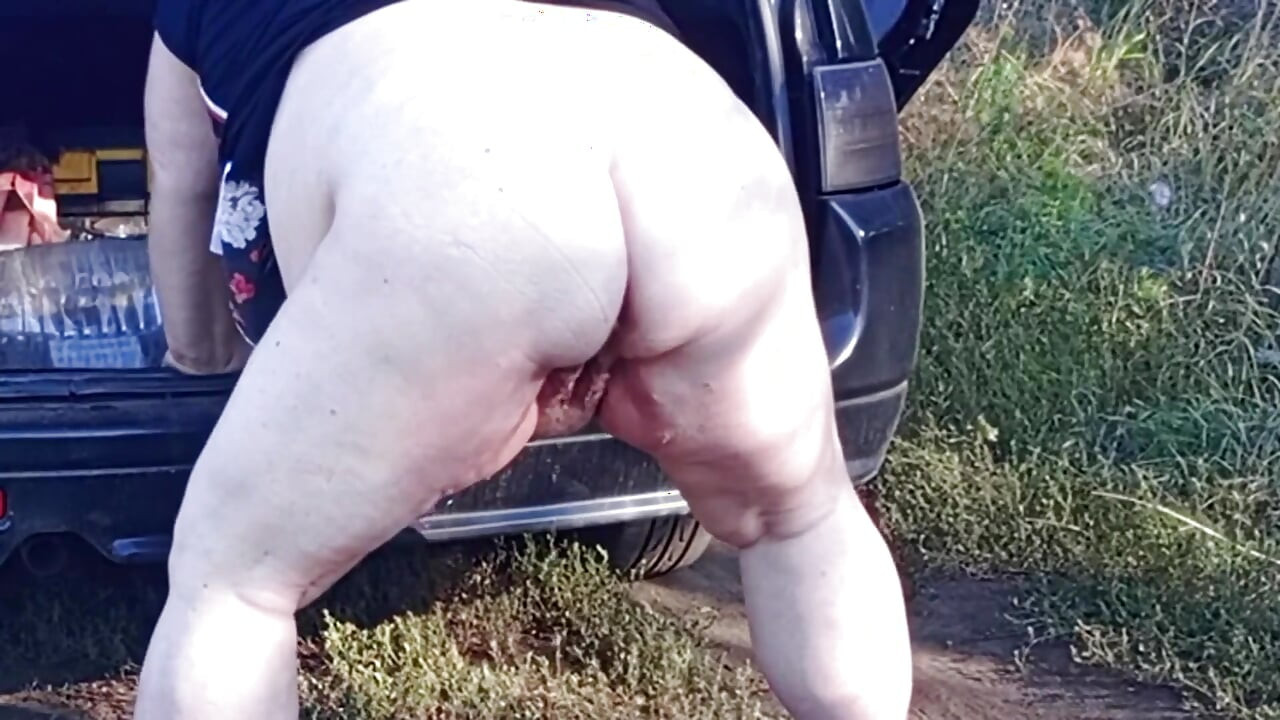 Neighbor Gets Lots of Orgasms with Squirting