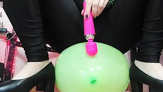 Shyyfxx götüyle balon okşuyor ve patlatıyor!