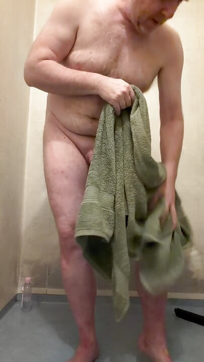 ASMR男性が普通のシャワーを浴びている