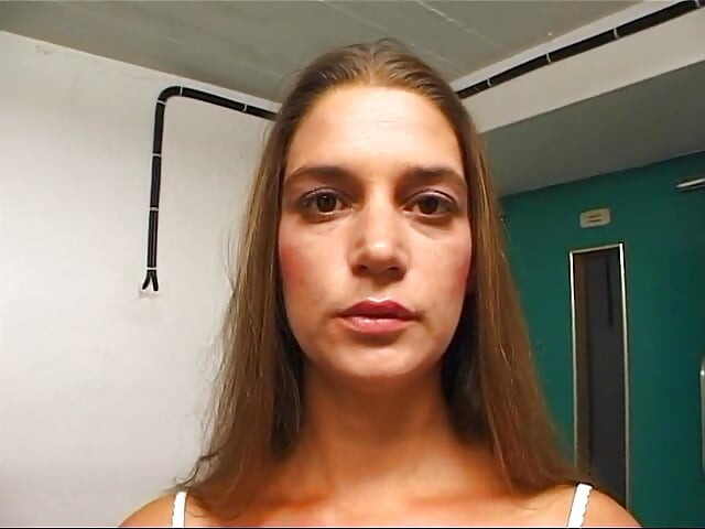 Linda chica con coño peludo casting