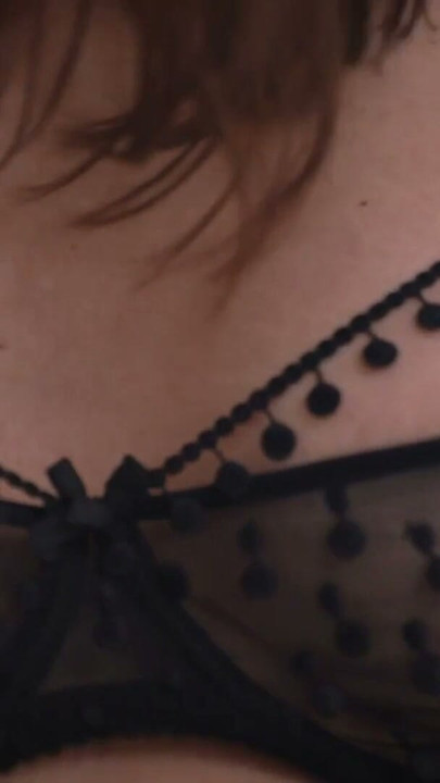 Büyük boobed milf cheats üzerinde ona koca ile genç oğlan | Klip 1