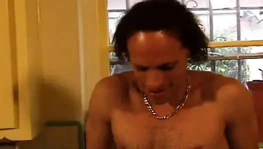 Memek dan pantat tante seksi rambut pirang dientot sama banyak cowok gagah