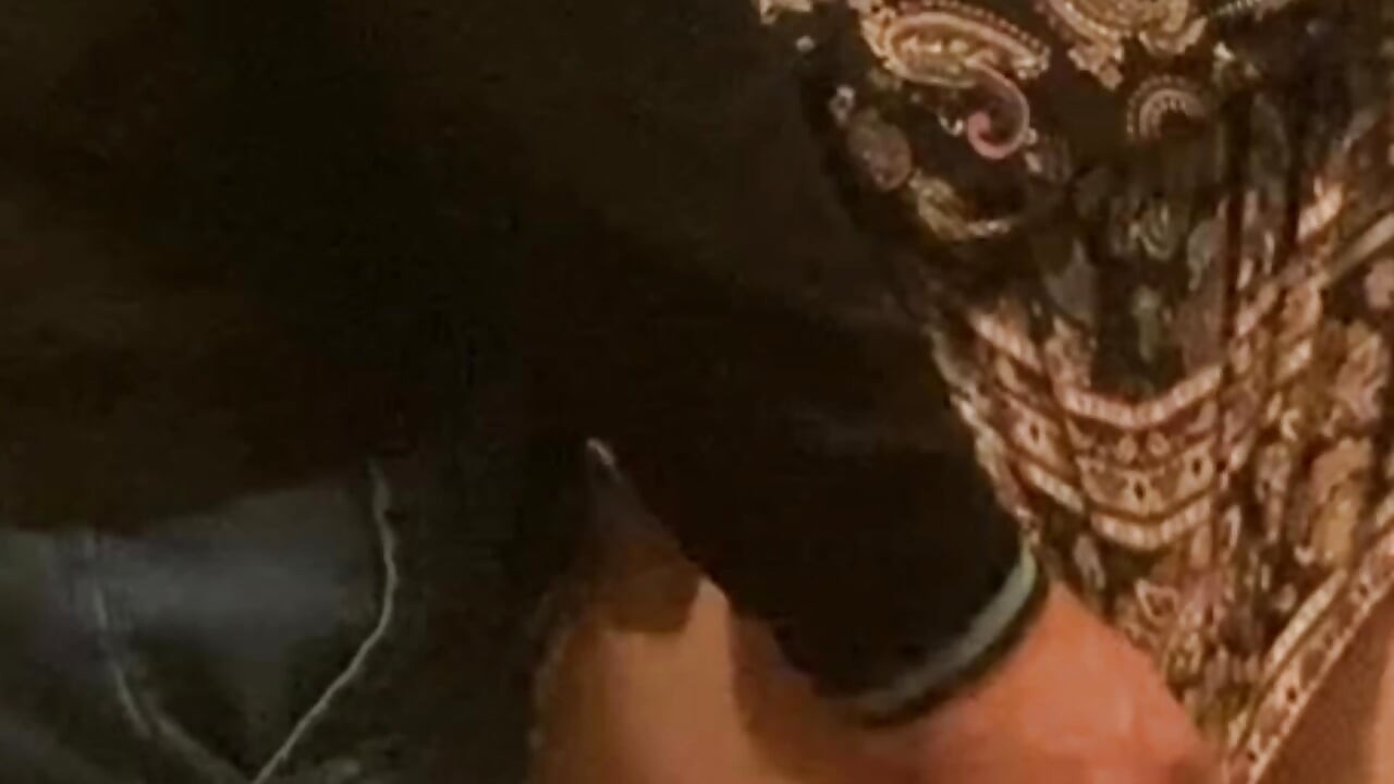 Random Slut Gets Fingered in Crowdwd Subway