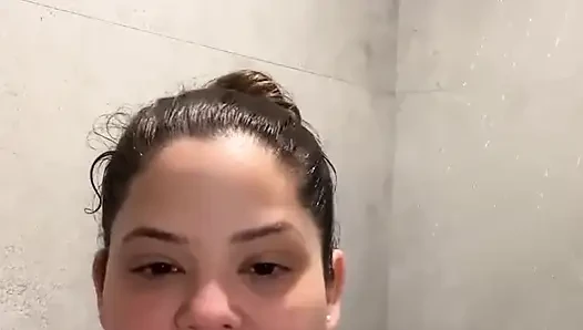 Dani Valentina ile canlı yayın