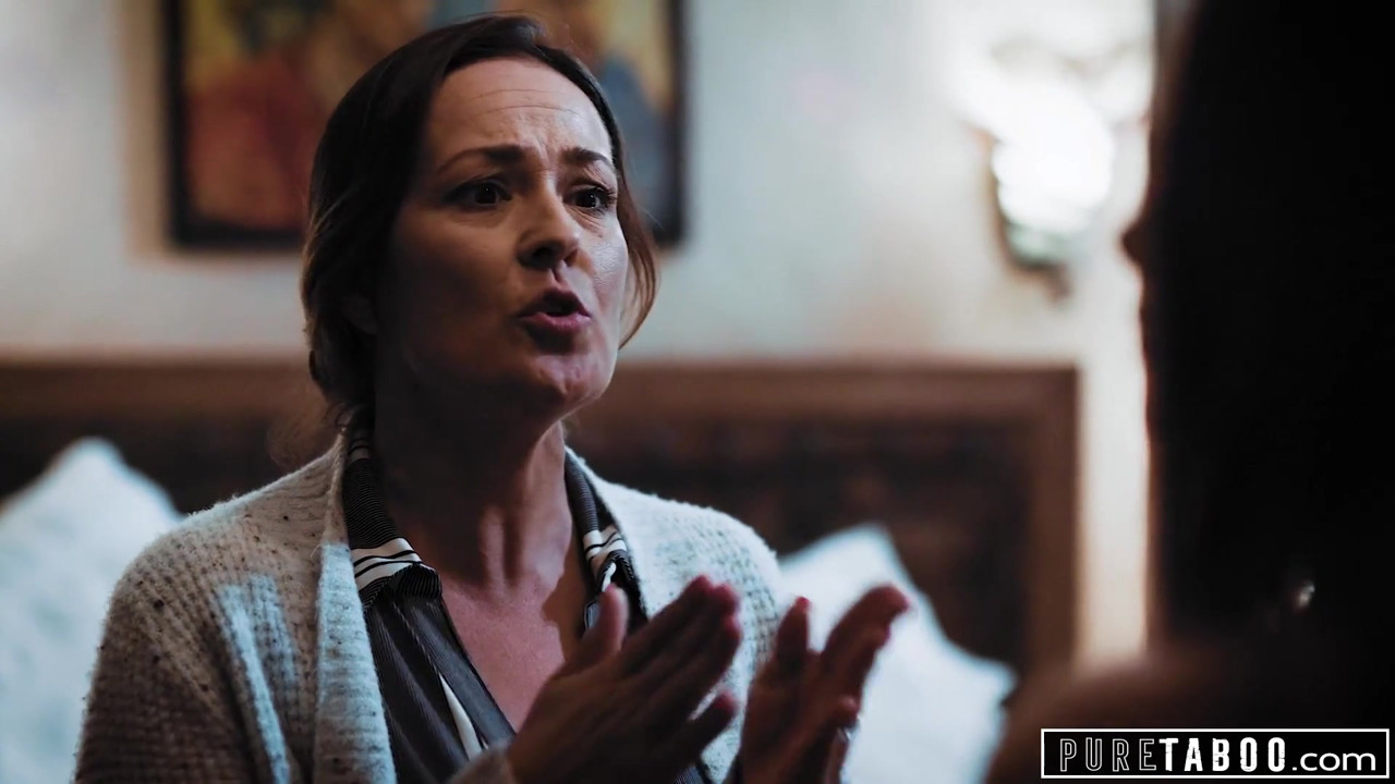 継母と継父と捕まる純粋なタブー、カイラー・クインが参加