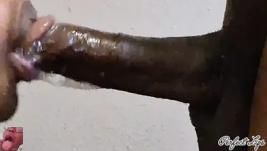 Bibir lembut mengisap kontol super ceroboh