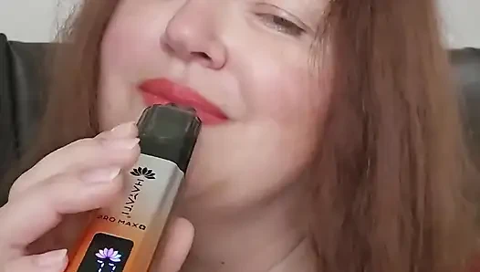 Wanita berkabut merah, vaping