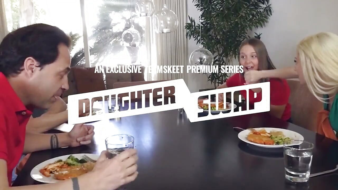 Stygg college flicka Macy Kartell knullar lärare för betyg