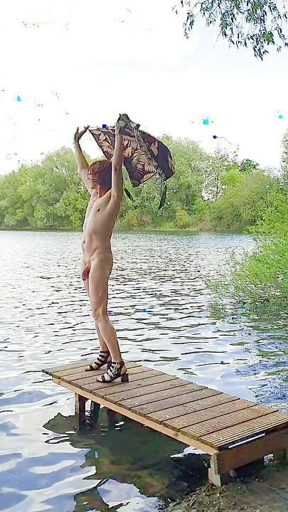 Striptease on the jetty