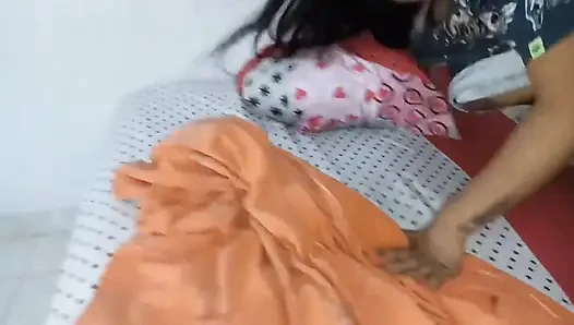 Toket kendor besar brunette usia 18 tahun dari New York Amerika Serikat menyetubuhi kontol besar saudara tirinya alfin conseguir