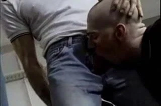 Skinhead-Blowjob