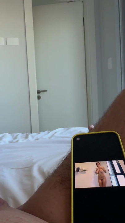 Abang tiriku yang mesum ngentot aku setelah mandi... Aku dicrot sperma hangat!