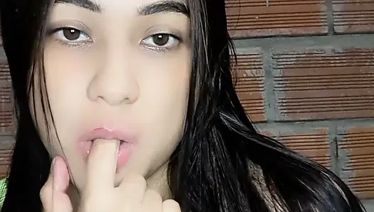 Üvey annenize doğru elbiseyi seçmesinde yardım edin, o da içine boşalmanıza izin verir