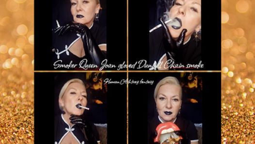 Smoker Queen Joan's  Dunhill Black Kettenrauch in langen Vinyl Handschuhen  - Human Ashtray Fantasy