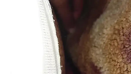 Bu küçük yarak için teyze aşıklarına değil