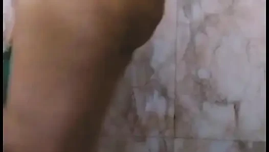 Desi Ladki Ne Pheli Baar Choot M Ungli Daali