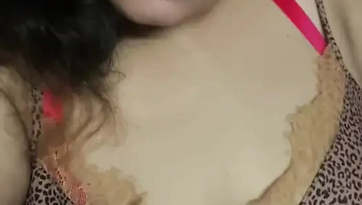 My Filipina stepsister took off her hijab and made this video for me on her phone.