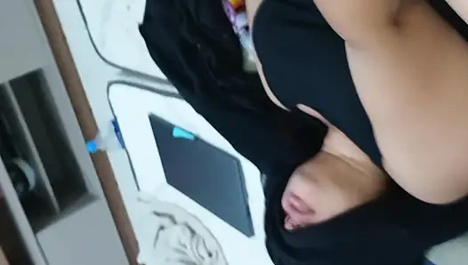 CREAMPIE-MUSCHI, FÜLLT SCHLAMPES MUSCHI MIT HEISSEM SPERMA