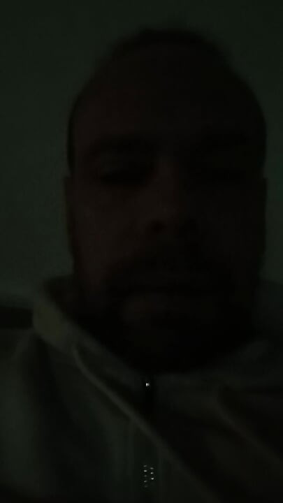 Delik bir deliktir. Şişeyi sapık gibi sikiyorum